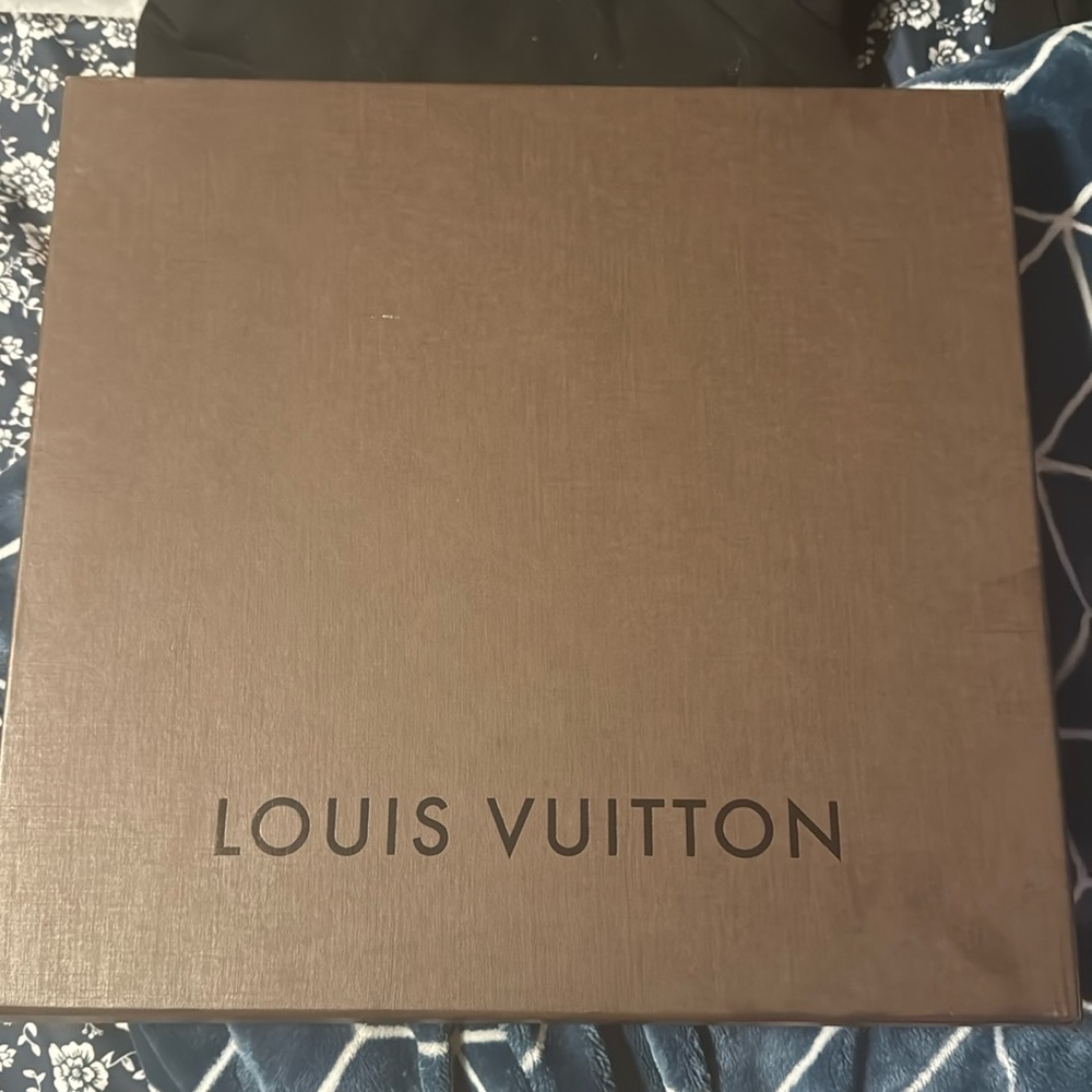 Louis Vuitton box